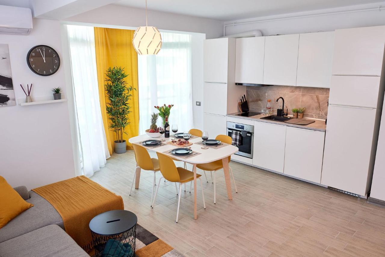 Fineloft Sea View Apartment-Spa N Pools Beach Resort Năvodari Extérieur photo