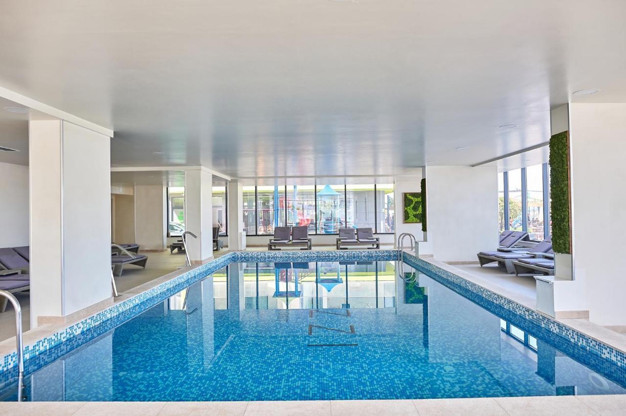 Fineloft Sea View Apartment-Spa N Pools Beach Resort Năvodari Extérieur photo